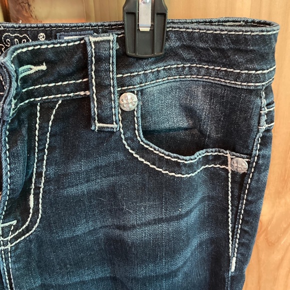 LAST DAY! Miss Me Embroidered Jeans - Picture 5 of 13